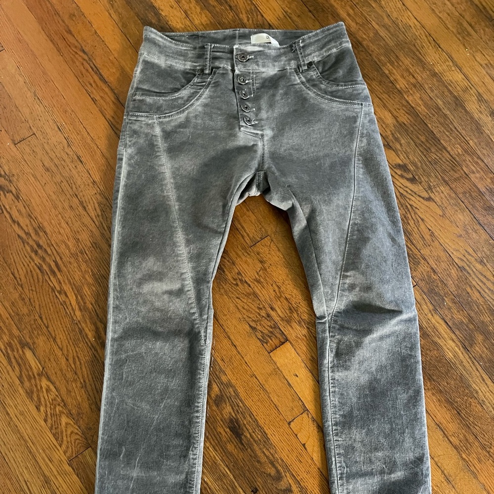 Dana Ashkenasi jeans